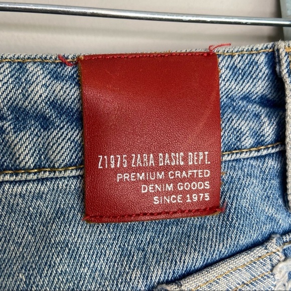 Like new Zara distressed blue jeans size 4 - Picture 9 of 11